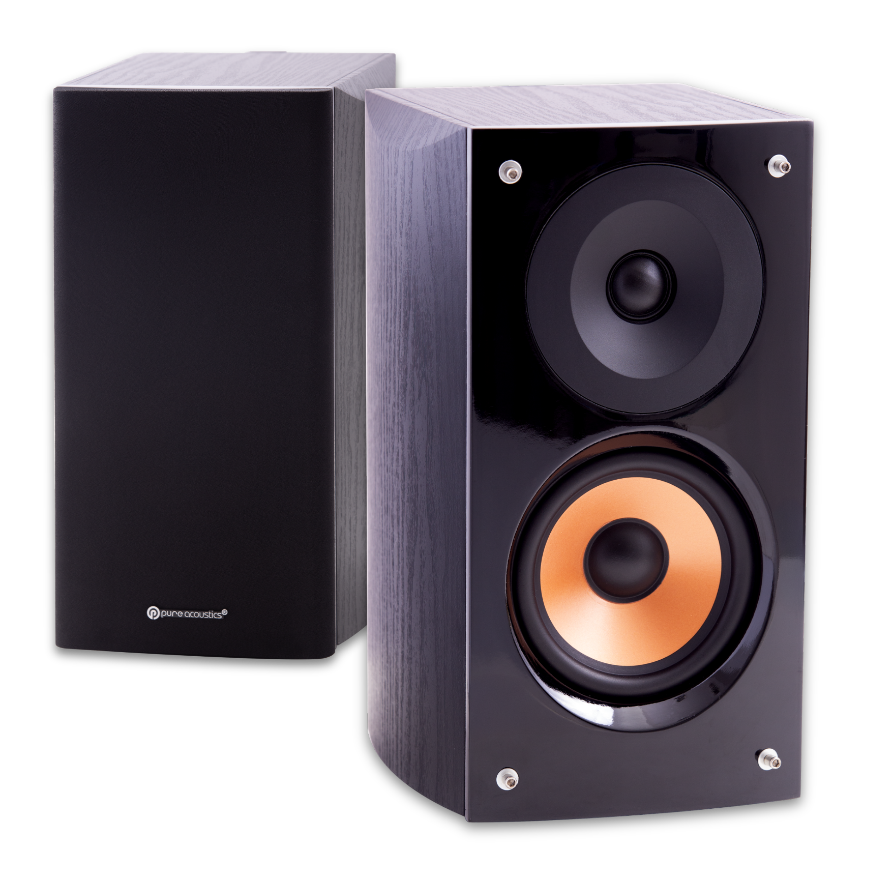 ar de caixas acústicas bookshelf Pure Acoustics Supernova R, distribuídas pela GR Savage. Uma unidade exibe a face frontal com acabamento black piano, tweeter de seda e woofer com cone acobreado. A outra unidade está com a tela de proteção em tecido preto, exibindo o logotipo da Pure Acoustics na base. Fundo preto.